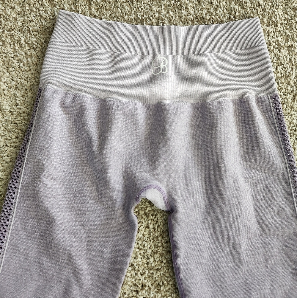 Bombshell Sportswear Seamless Leggings Light Purple | Size M/L - Picture 4 of 5